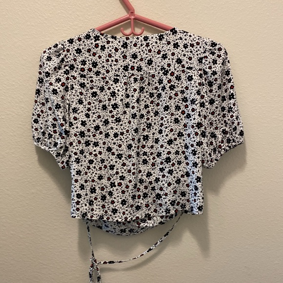 ZARA FLORAL black and white PRINT WRAP TOP puffed short sleeves - Picture 4 of 7